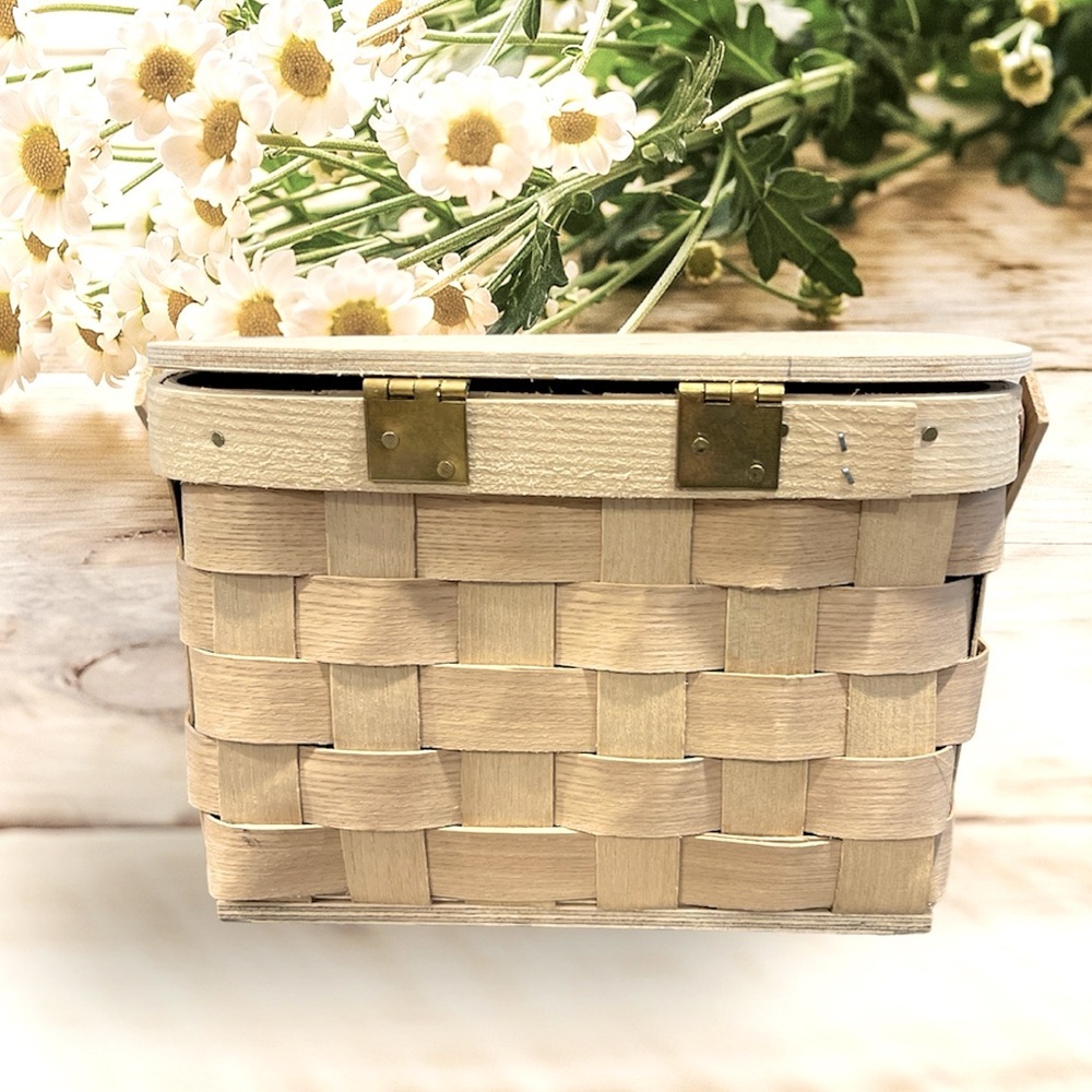 Vintage Basketville Putney, Vermont Storage Basket with Handle - Picture 8 of 9